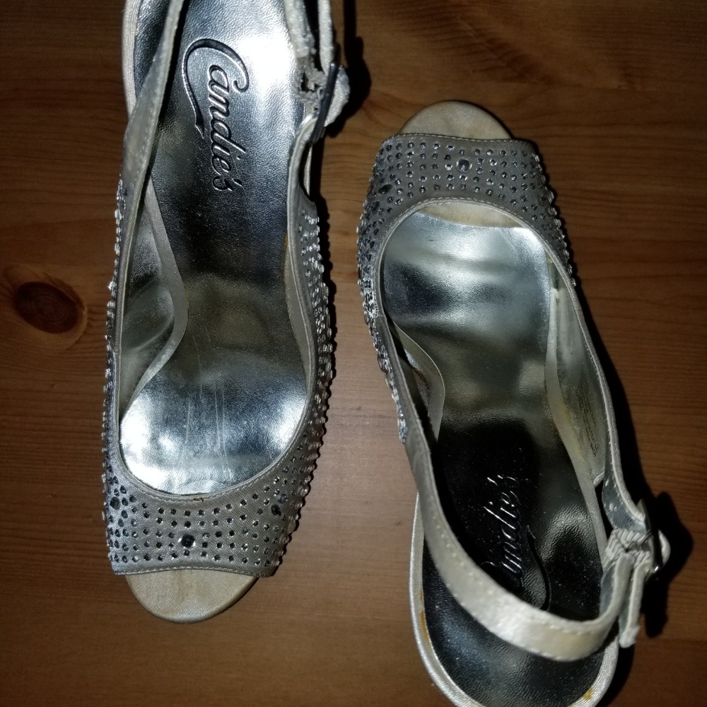 Heels - Picture 3 of 4